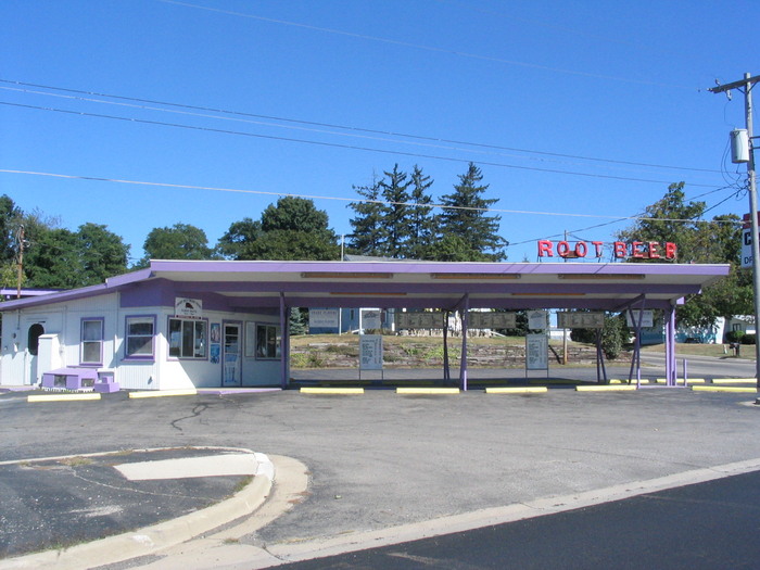 Dog n Suds (DogNSuds, Dog-N-Suds) - Jonesville - 547 E Chicago Rd